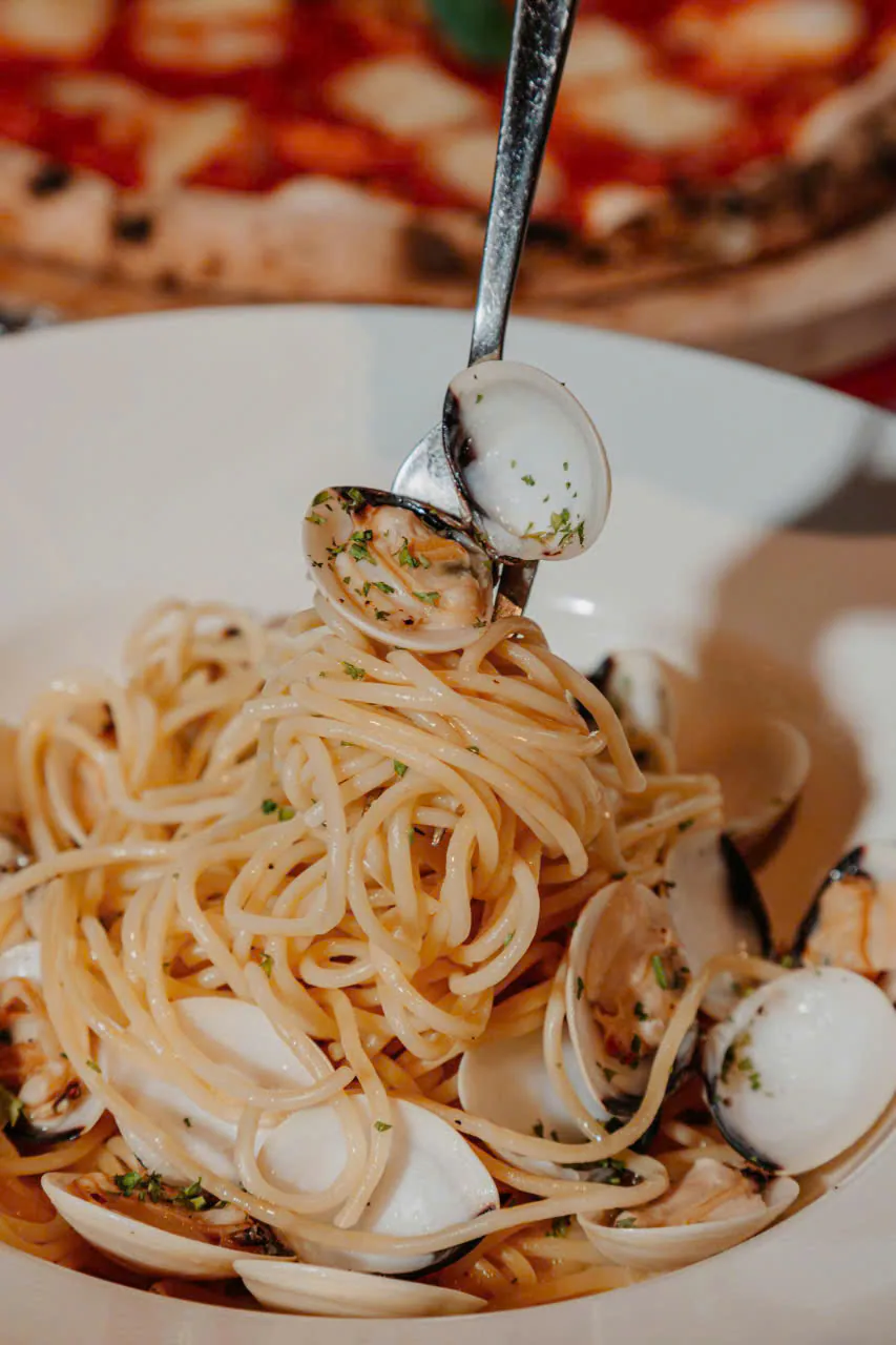 Spaghetti with Vongole in White wine sauce