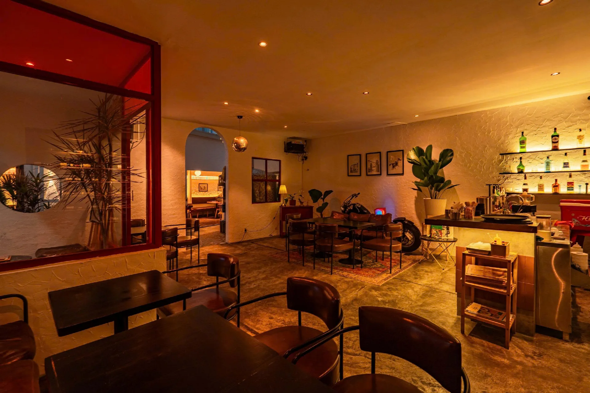 Pasta Fresca Da Lat restaurant atmosphere